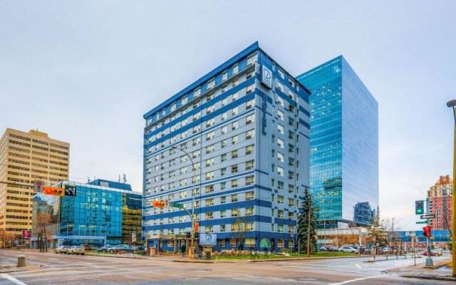 Coast Calgary Downtown Hotel & Suites by APA