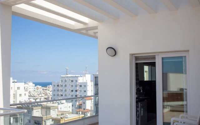 Immaculate 2-bed Penthouse in Kyrenia