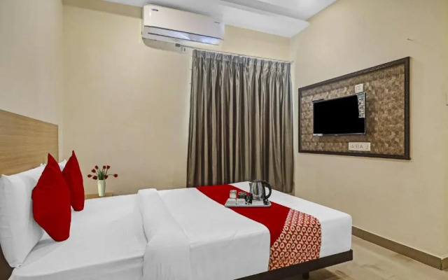 OYO 93527 Hotel 7 Hills Luxury Rooms