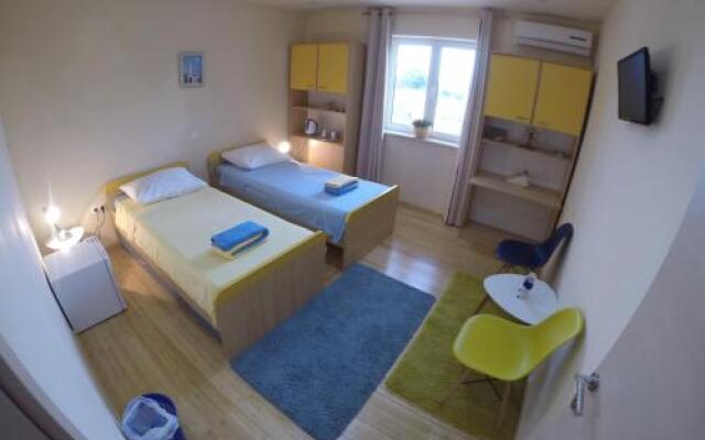 Apartments And Rooms Tino