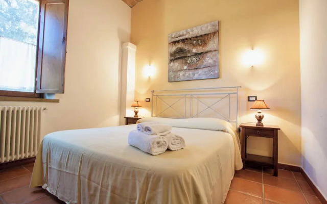 Resort with pool in Riparbella