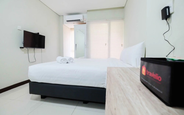 Minimalist Studio Nifarro Park Apartment near Kemang