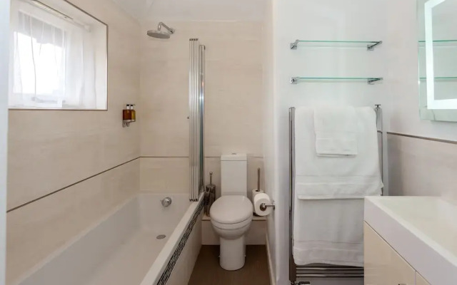 Avalon House B&B