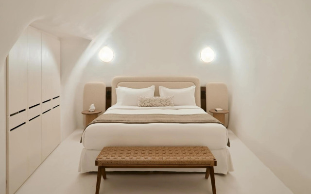 Mystique, a Luxury Collection Hotel, Santorini