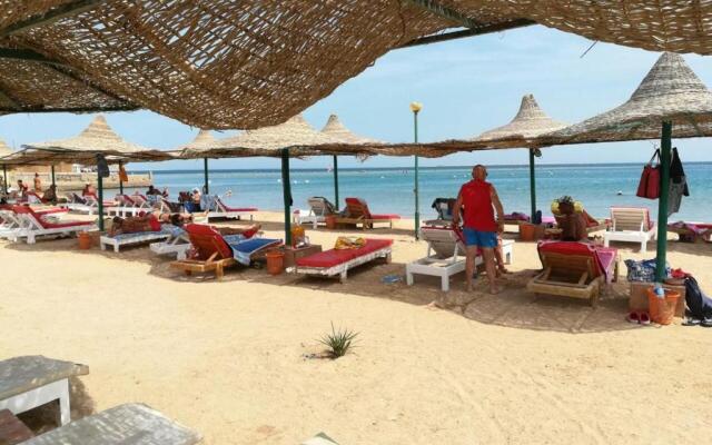 luxury Two bedroom Apartment with sea view