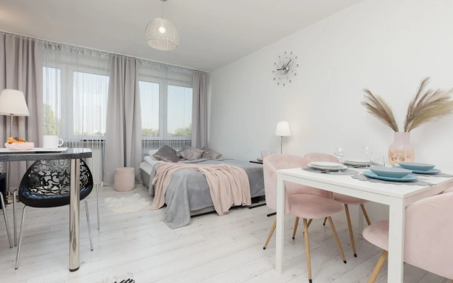 Apartment Popiełuszki Warsaw by Renters