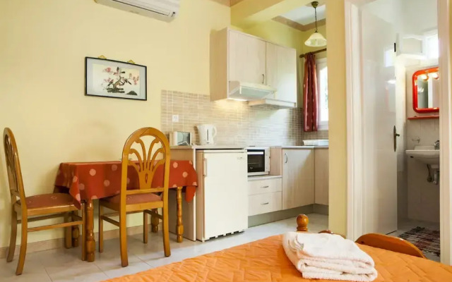 Tzivras Villa & Apartments
