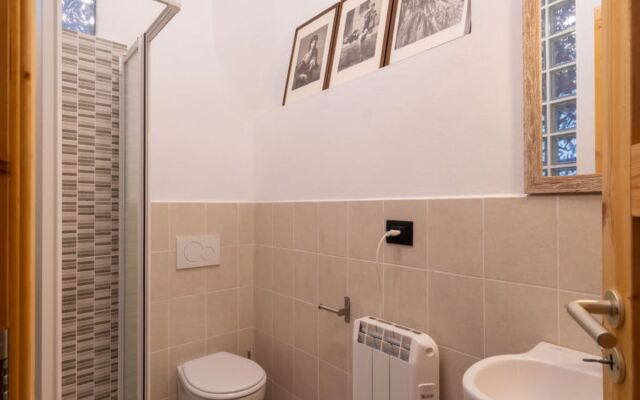 Apartment Adelasia Cisano sul Neva