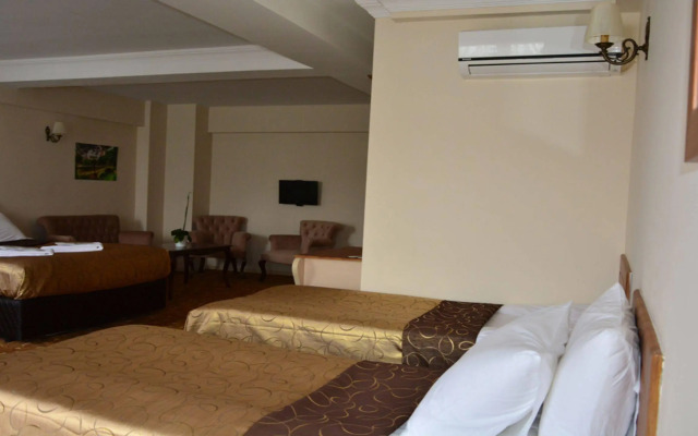 Konur Hotel