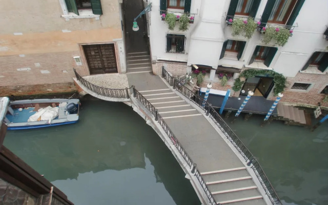 Grimaldi Apartments - Ai Leoncini