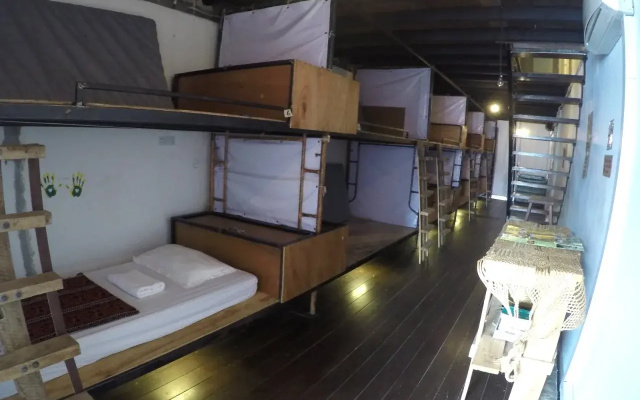 DIY Dorm - Hostel