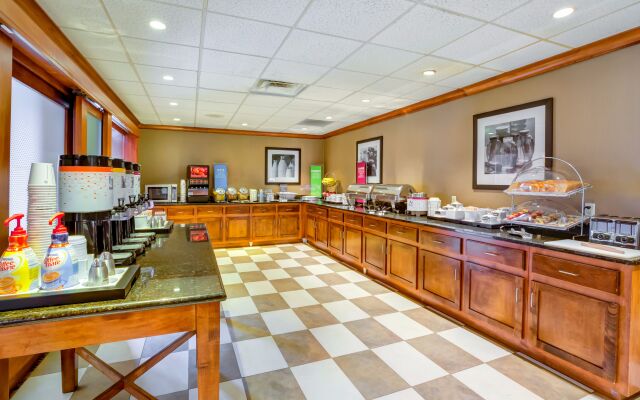 Hampton Inn Boston Natick