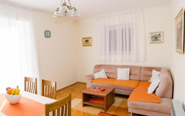 Apartment Srecko- Two Bedroom Apartment With Terrace and Sea View