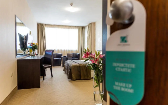 City Avenue Hotel by HMG