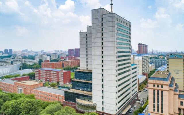 HNA Redbuds Hotel