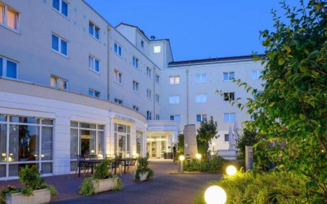Amedia Boardinghouse Frankfurt-Airport