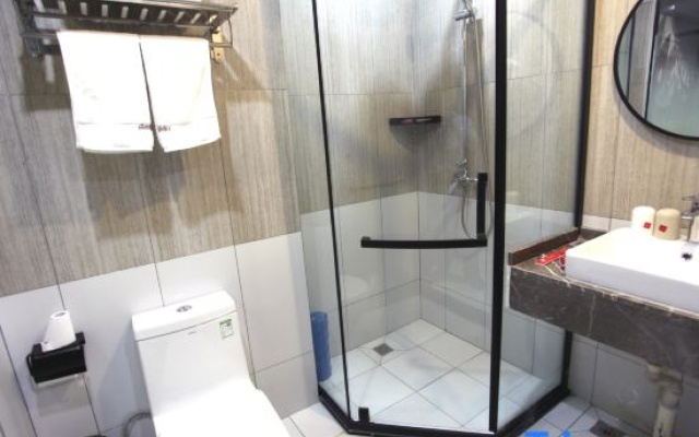 Shankee Homestay (Xi County Industrial Park) – Bathroom – Xinyang