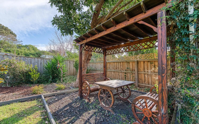 Seabreeze Haven -Wifi, Netflix, pet friendly beach house