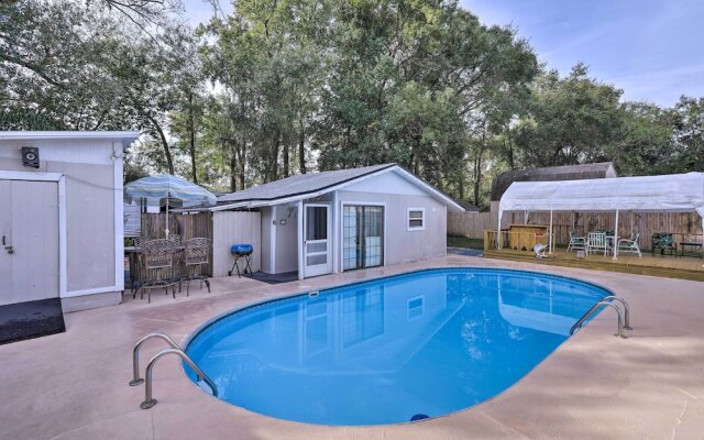 Fern Park House w/ Pool: Private Patio & Fire Pit!