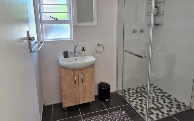 Ivy Place Studio Apartment