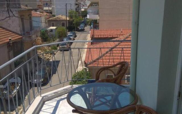 Thanasis Apartments B2