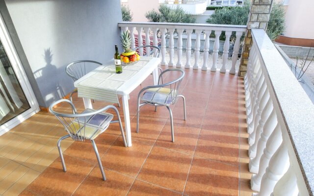 Pool Apartments Lucky Luke