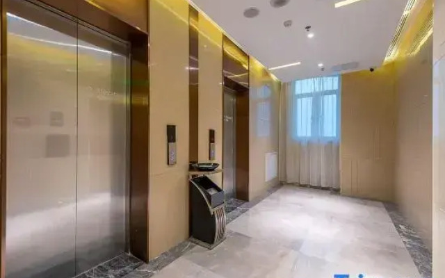 Lavande Hotel(Foshan Qiandeng Lake Pingzhou Jade Street Store)