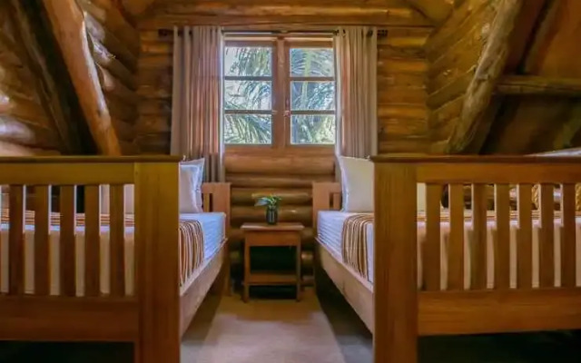 Log Home Villa Taman Wisata Bougenville