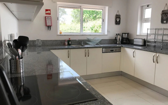 16 Centeanes Fabulous Location Just Short Walk t