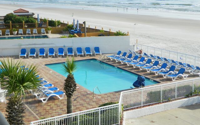 Tropical Winds Oceanfront Hotel