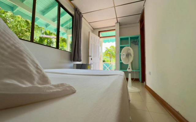 South West Bay Cabañas