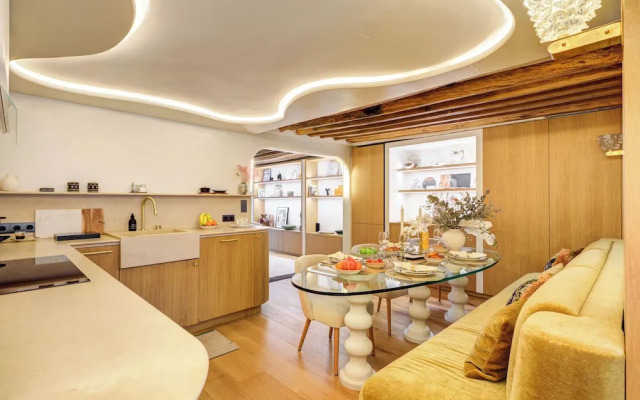 Champs Elysees AC Luxe with Terrace