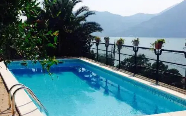 Al Castello Vino B&B