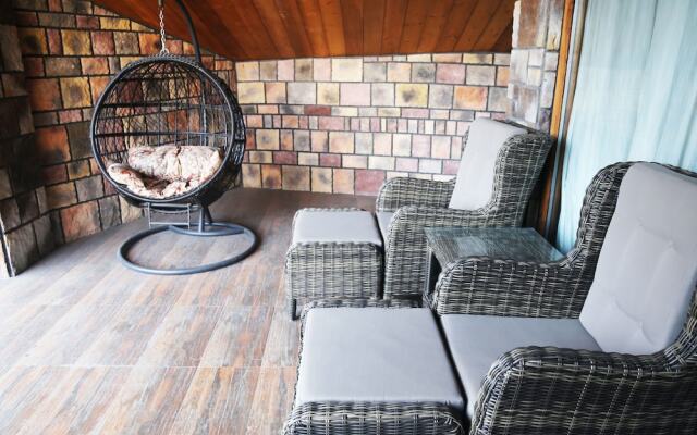 Tranquil Retreat Songguo Party Resort