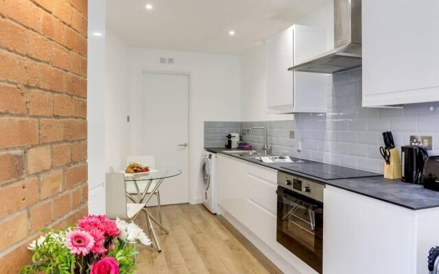 1BR amazing refurbished studio located in central Leicester