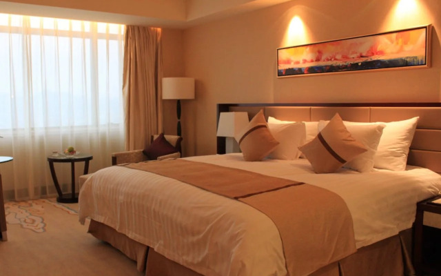 Huaqiao New Century Grand Hotel