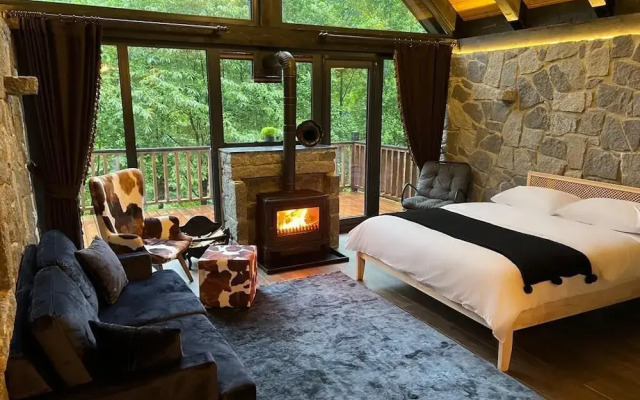 Ayder Vanak Stone Suites