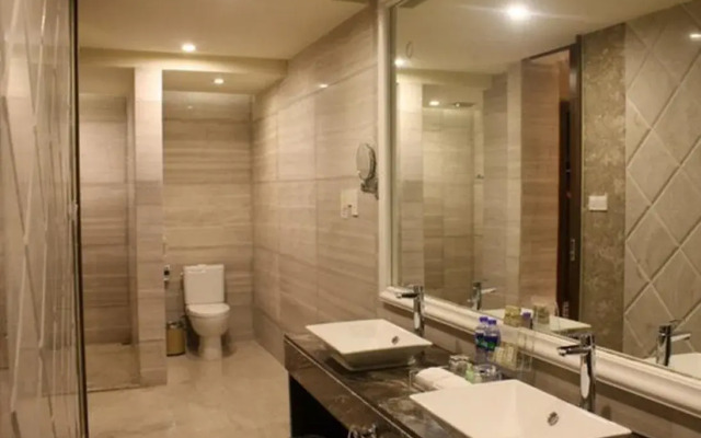 Paragon Holiday Hotel