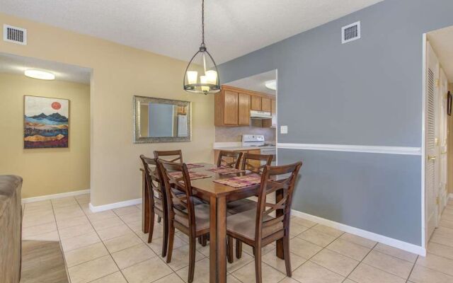 Bear Crossing by VTrips