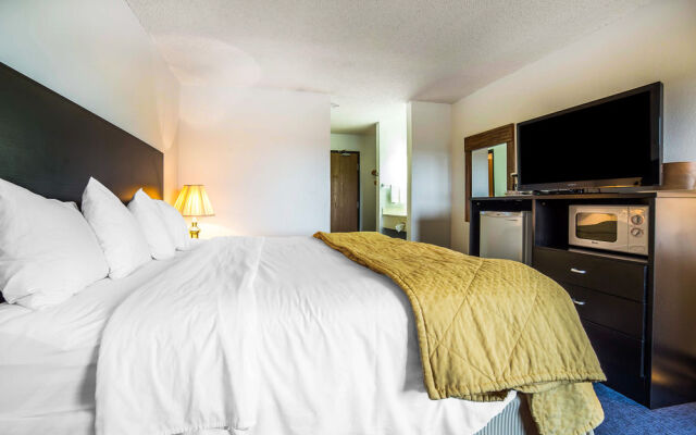 FairBridge Inn & Suites Sunnyside