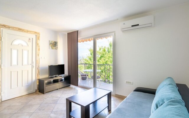 Elegant Holiday Home in Lovran With Swimming Pool
