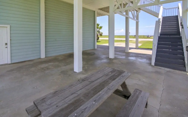 Dat View Tho! - 4 Br Home