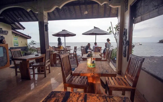 Sunrise Cafe Bungalows