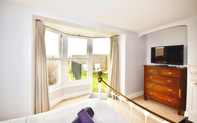 Vernon House Sleeps 8 in Old Cowes