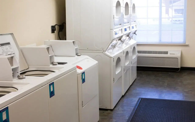 WoodSpring Suites Junction City