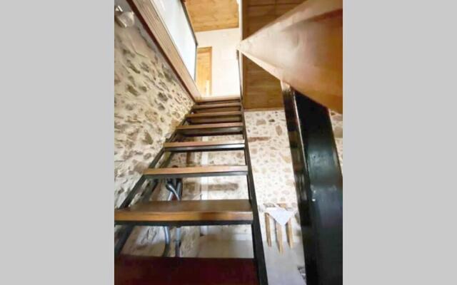 Nikos Traditional House