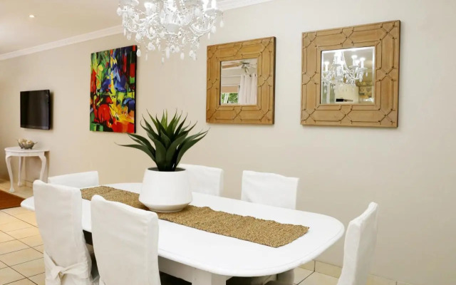 Banana palm luxury cottage