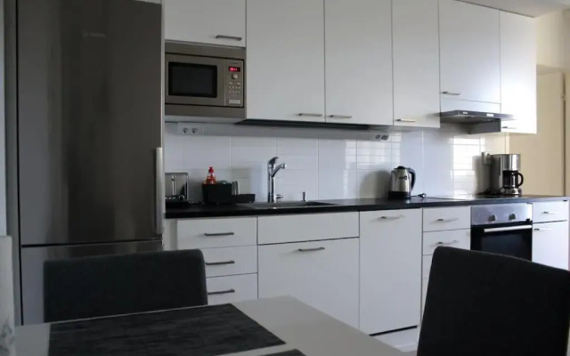 Modern apartment with Sauna, near Transit Hub/Dixi