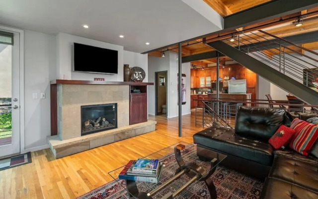 Blackhawk 2817 4 Bedroom Townhouse by RedAwning