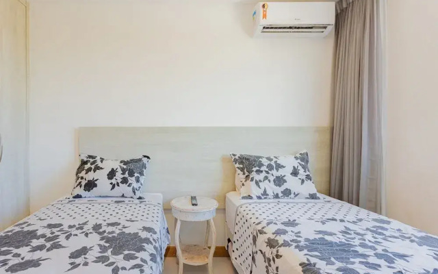 IT03 Bangalo Duplex 3 Suites Pe na Areia